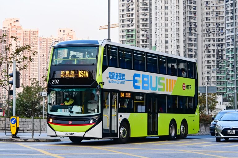 Alexander Dennis livre neuf bus électriques à double Decker à Hong Kong