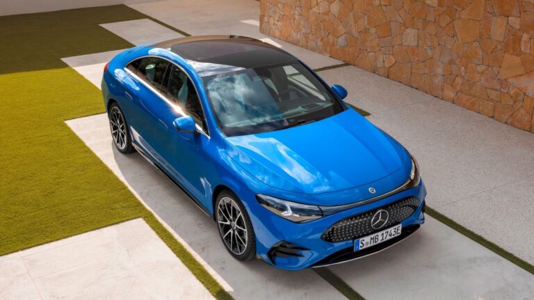 Vidéo: Les principales caractéristiques de la nouvelle Mercedes CLA comptée par son PDG en cours