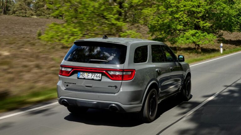 J'ai essayé la Dodge Durango SRT Hellcat de 719 HP: Aussi irrationnel que grand